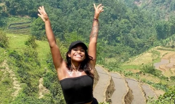 钱盈配 巴西游客印尼徒步时掉队坠崖, 被困活火山三天, 当地连日搜救无果